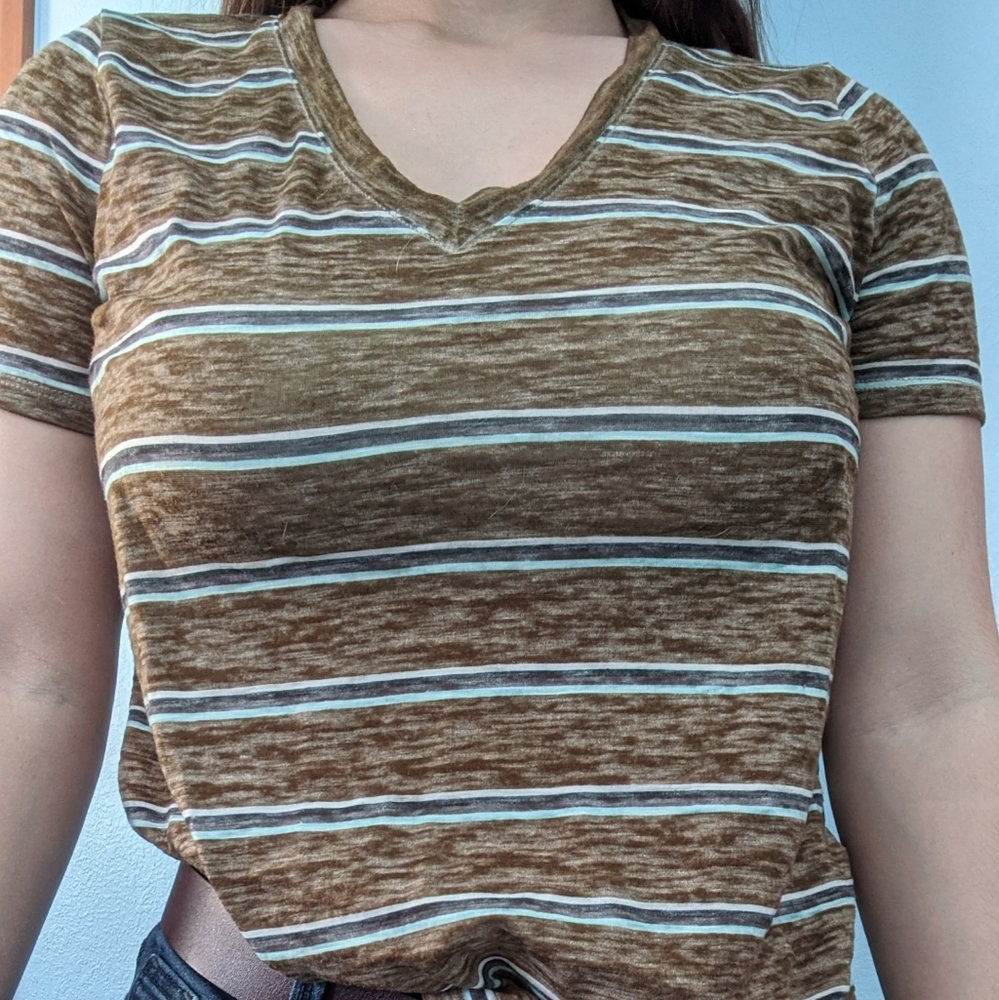 Roadtrip tee striped v neck